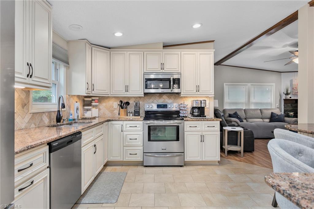 8565 Harlow Road Archdale, NC 27263 - Photo 12 of 48