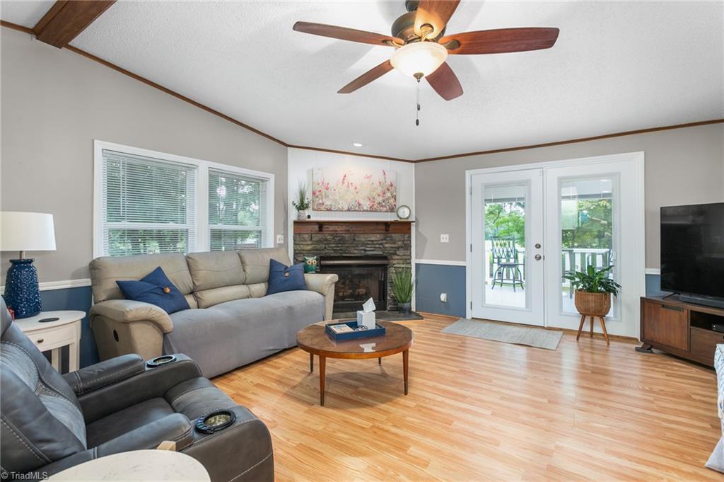 8565 Harlow Road Archdale, NC 27263 - Photo 15 of 48 Living Room