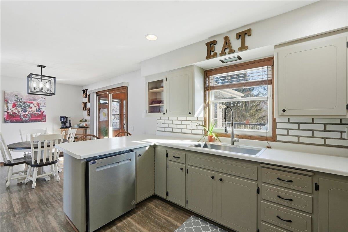 2817 Spring Hill Drive Stoughton, WI 53589 - Photo 10 of 53