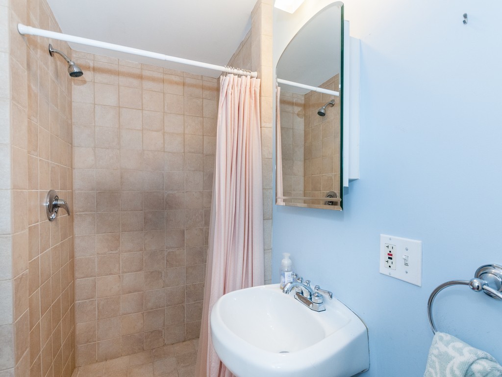 134 Middlesex Road, Unit 2 Chestnut Hill, MA 02467 - Photo 15 of 16