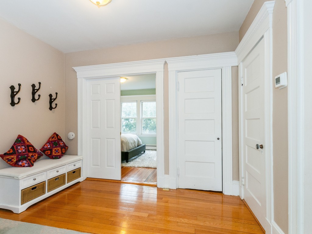 134 Middlesex Road, Unit 2 Chestnut Hill, MA 02467 - Photo 2 of 16