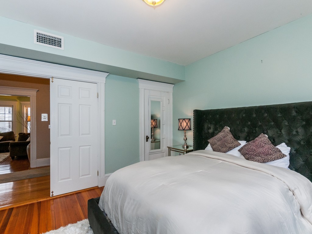 134 Middlesex Road, Unit 2 Chestnut Hill, MA 02467 - Photo 4 of 16
