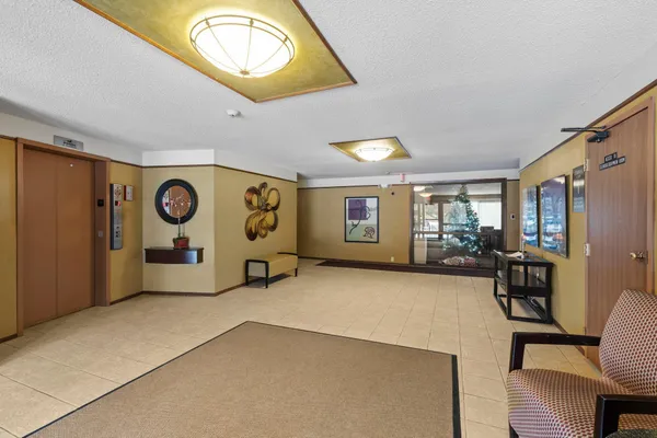 $142,000 | 10451 Greenbrier Road, Unit B103, Hopkins, MN 55305