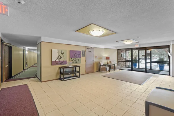 $142,000 | 10451 Greenbrier Road, Unit B103, Hopkins, MN 55305