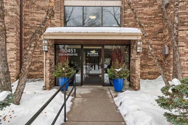$142,000 | 10451 Greenbrier Road, Unit B103, Hopkins, MN 55305