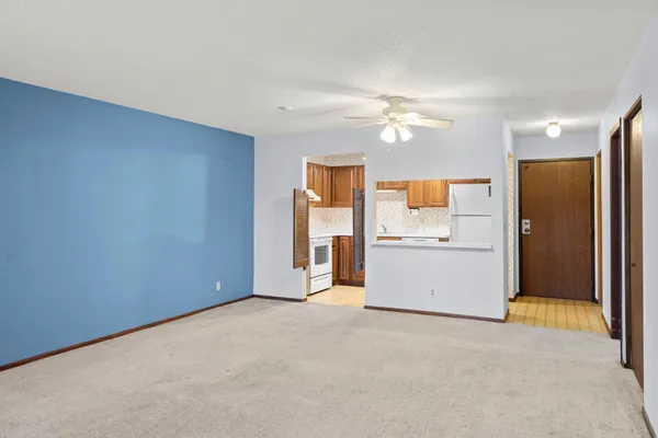 $142,000 | 10451 Greenbrier Road, Unit B103, Hopkins, MN 55305