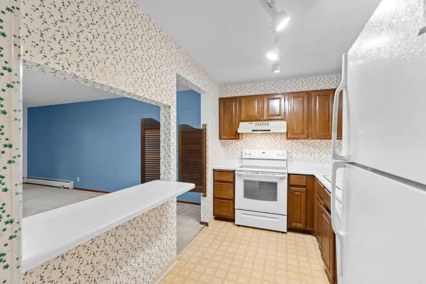 $142,000 | 10451 Greenbrier Road, Unit B103, Hopkins, MN 55305