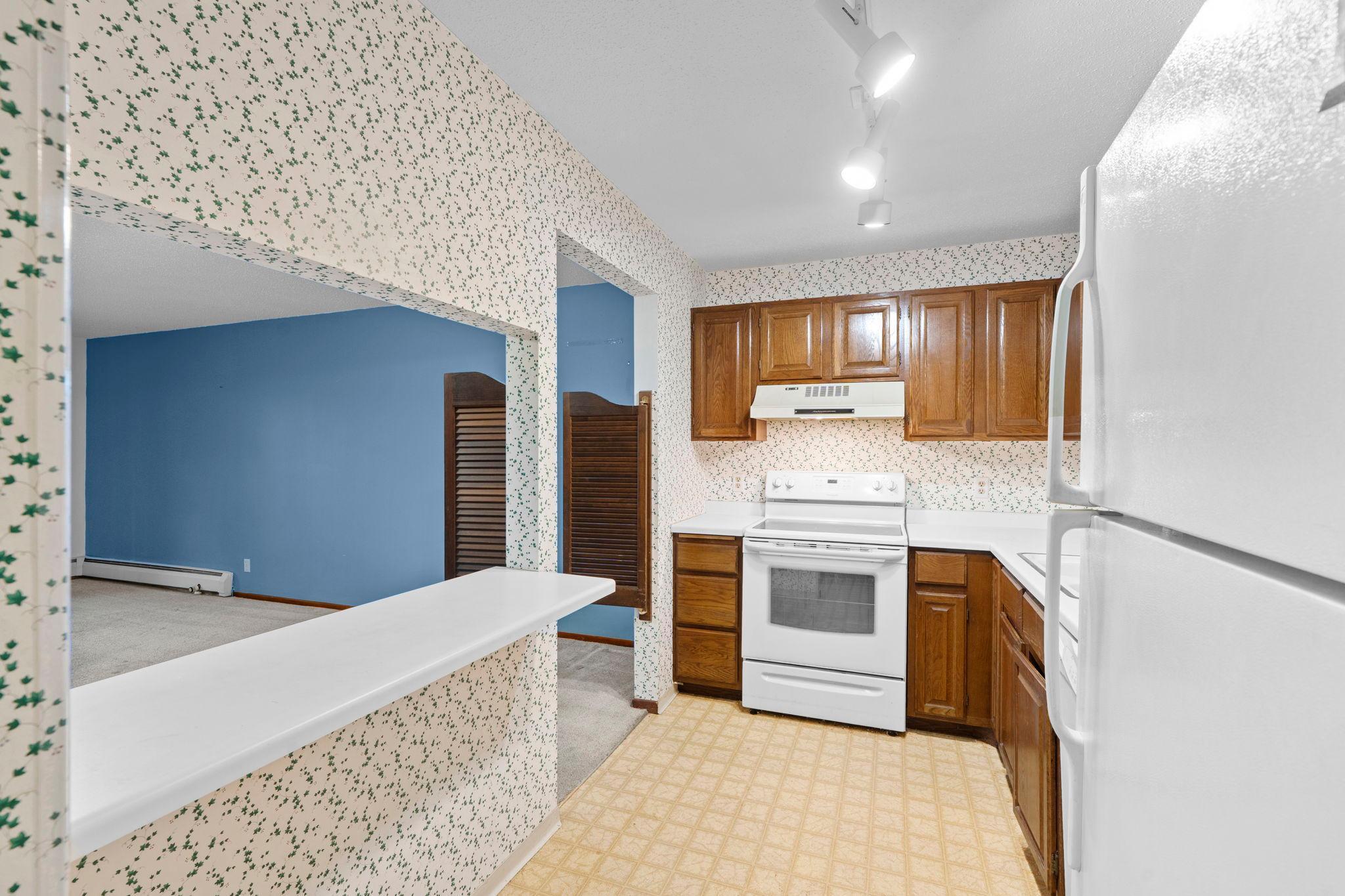 10451 Greenbrier Road, Unit B103 Hopkins, MN 55305 - Photo 10 of 21