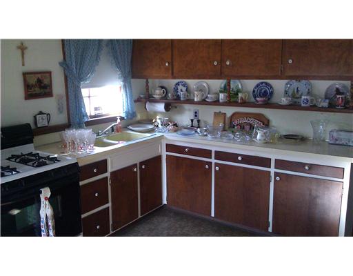 53 Overfield Road East Greenwich, RI 02818 - Photo 6 of 14 Kitchen.