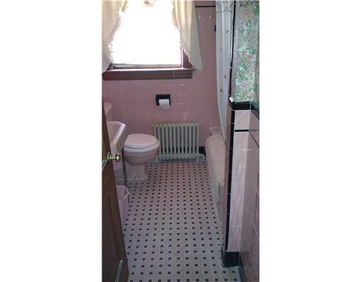 53 Overfield Road East Greenwich, RI 02818 - Photo 7 of 14 Bathroom.