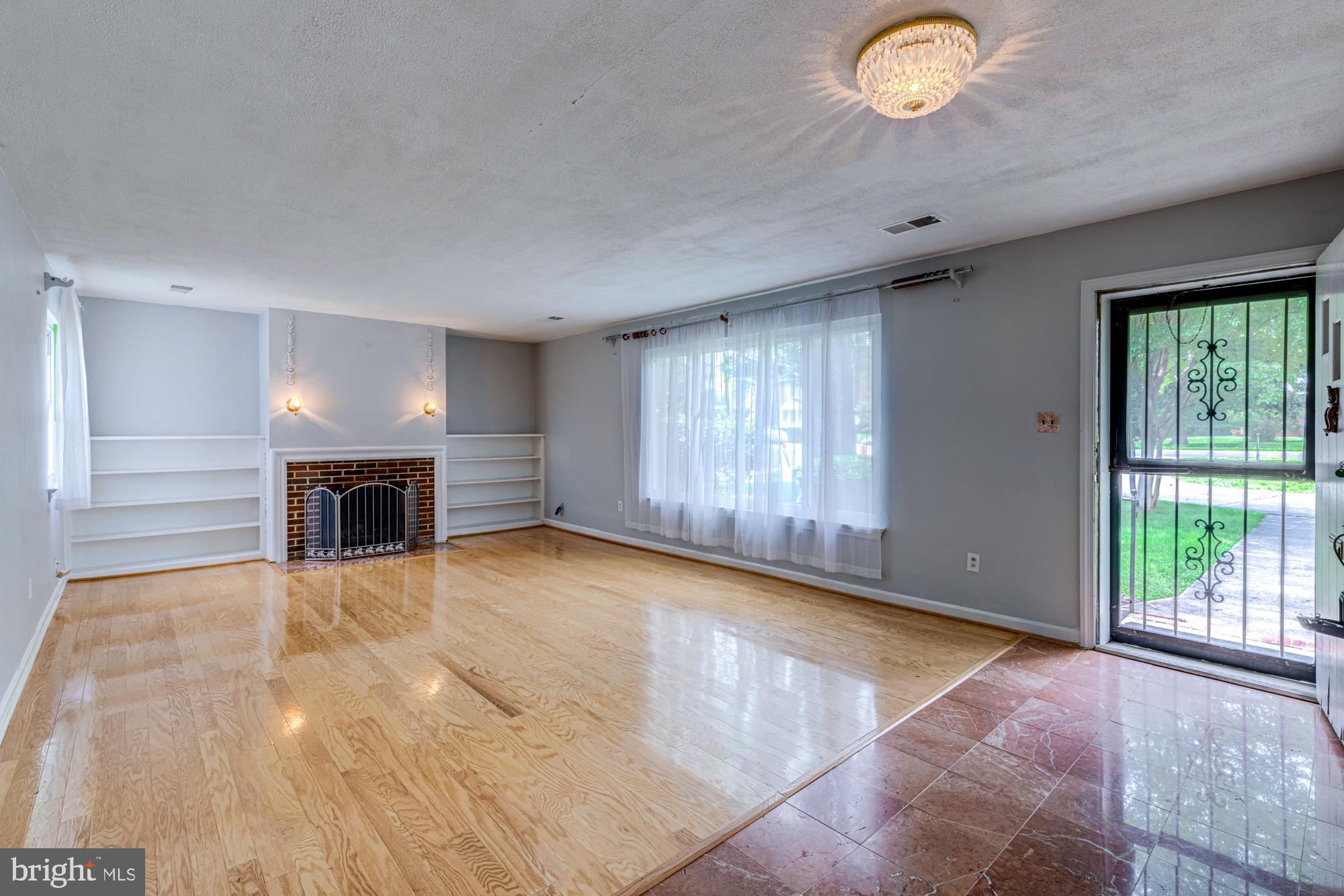 1947 South Arlington Ridge Road Arlington, VA 22202 - Photo 4 of 27