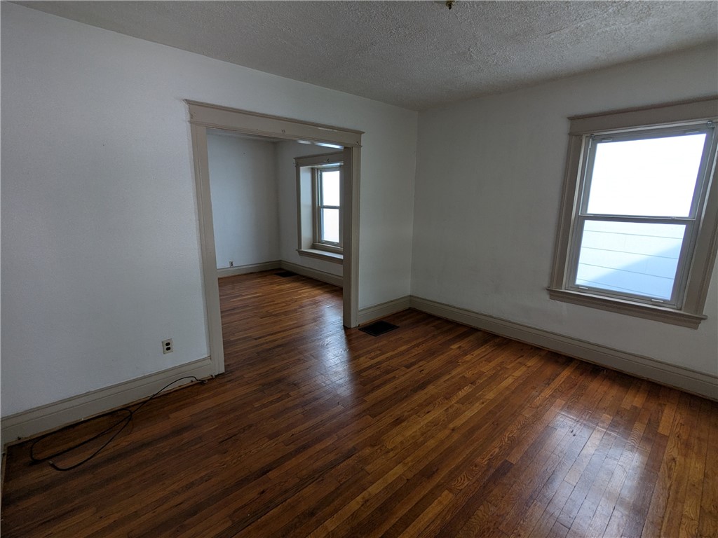 179-181 Field Street Rochester, NY 14620 - Photo 2 of 34