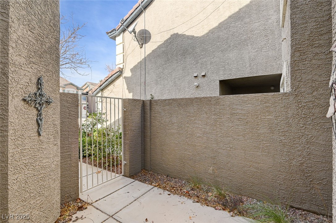 516 Crimson View Place Las Vegas, NV 89144 - Photo 6 of 66 View of gate