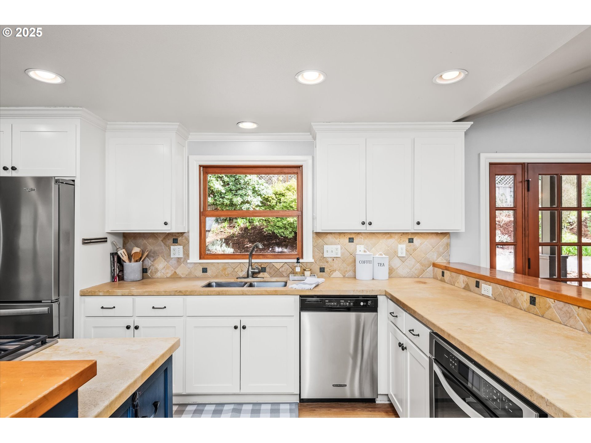 1705 Fairmount Boulevard Eugene, OR 97403 - Photo 14 of 48 a kitchen with a sink stove and refrigerator