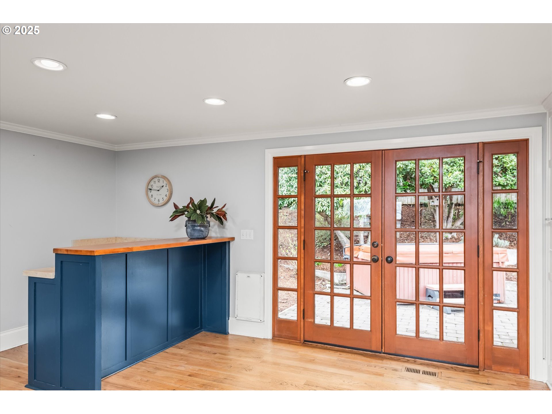 1705 Fairmount Boulevard Eugene, OR 97403 - Photo 17 of 48 a view of an empty room with wooden floor and a window