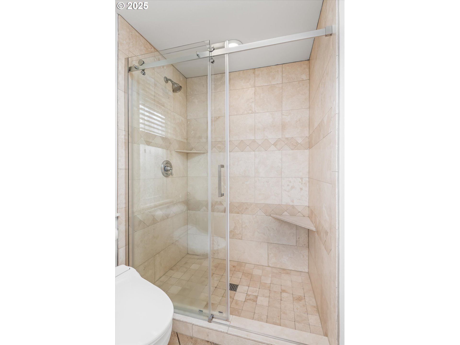 1705 Fairmount Boulevard Eugene, OR 97403 - Photo 25 of 48 a bathroom with a shower and a toilet