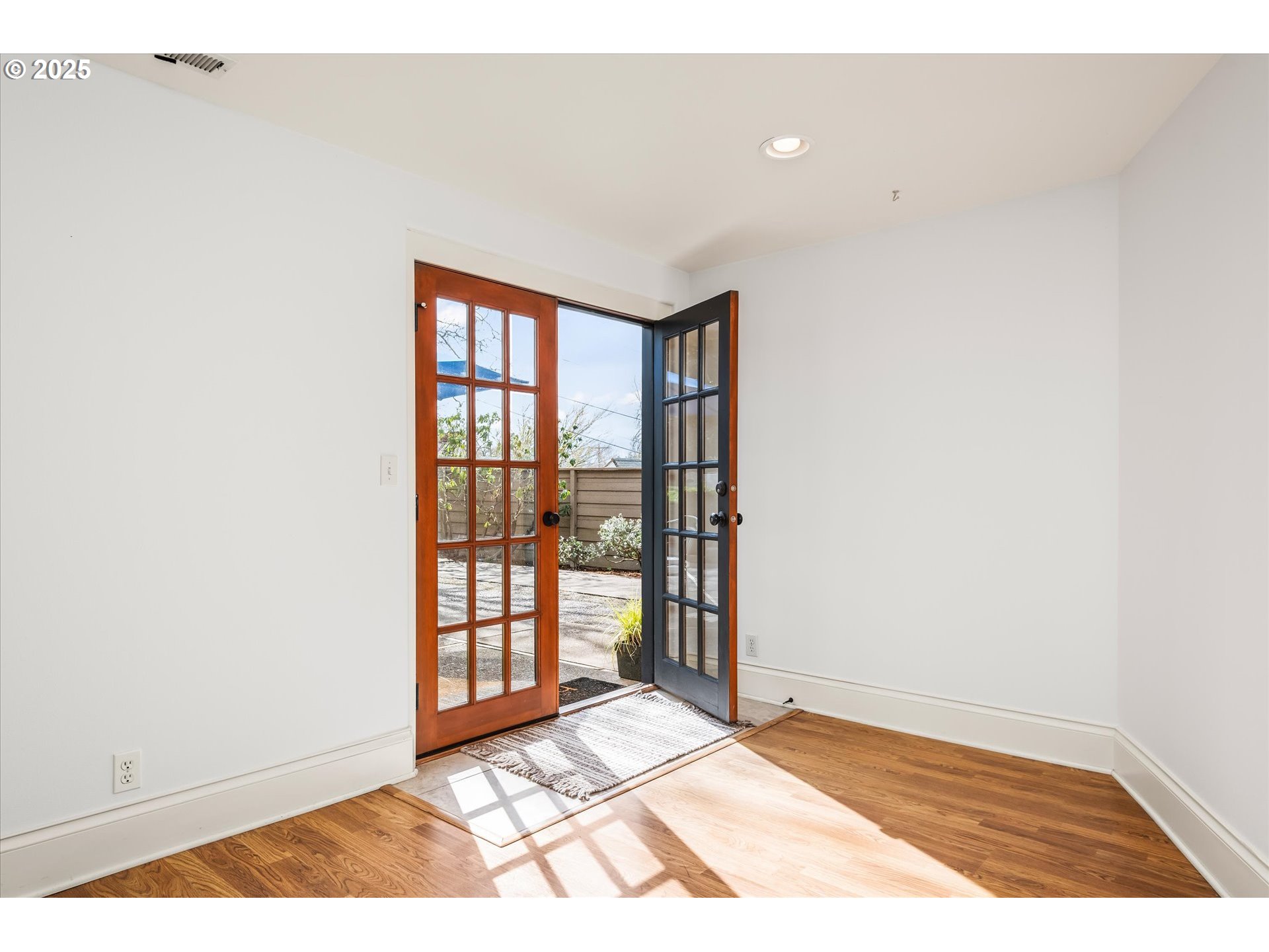 1705 Fairmount Boulevard Eugene, OR 97403 - Photo 31 of 48 a view of an empty room