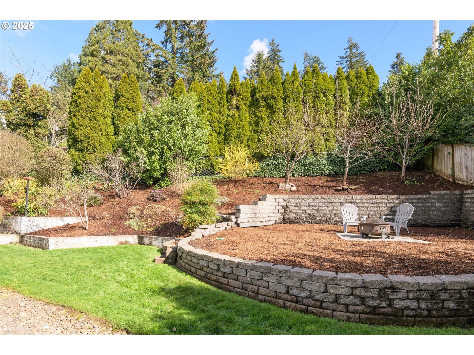 1705 Fairmount Boulevard Eugene, OR 97403 - Photo 44 of 48 a view of a yard with an outdoor space