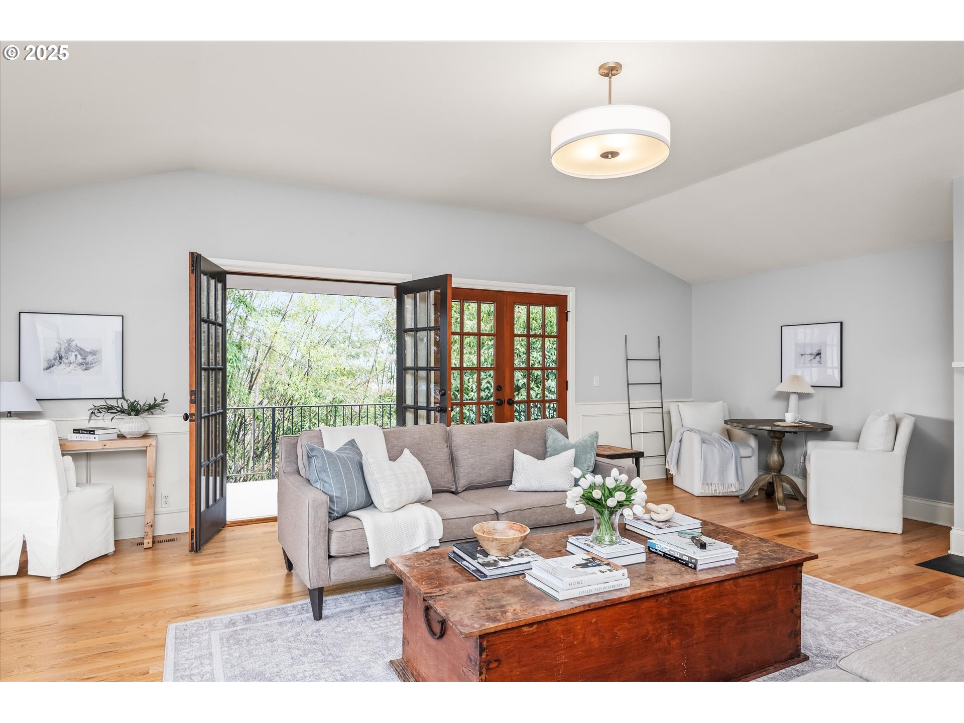 1705 Fairmount Boulevard Eugene, OR 97403 - Photo 5 of 48 a living room with furniture and a large window