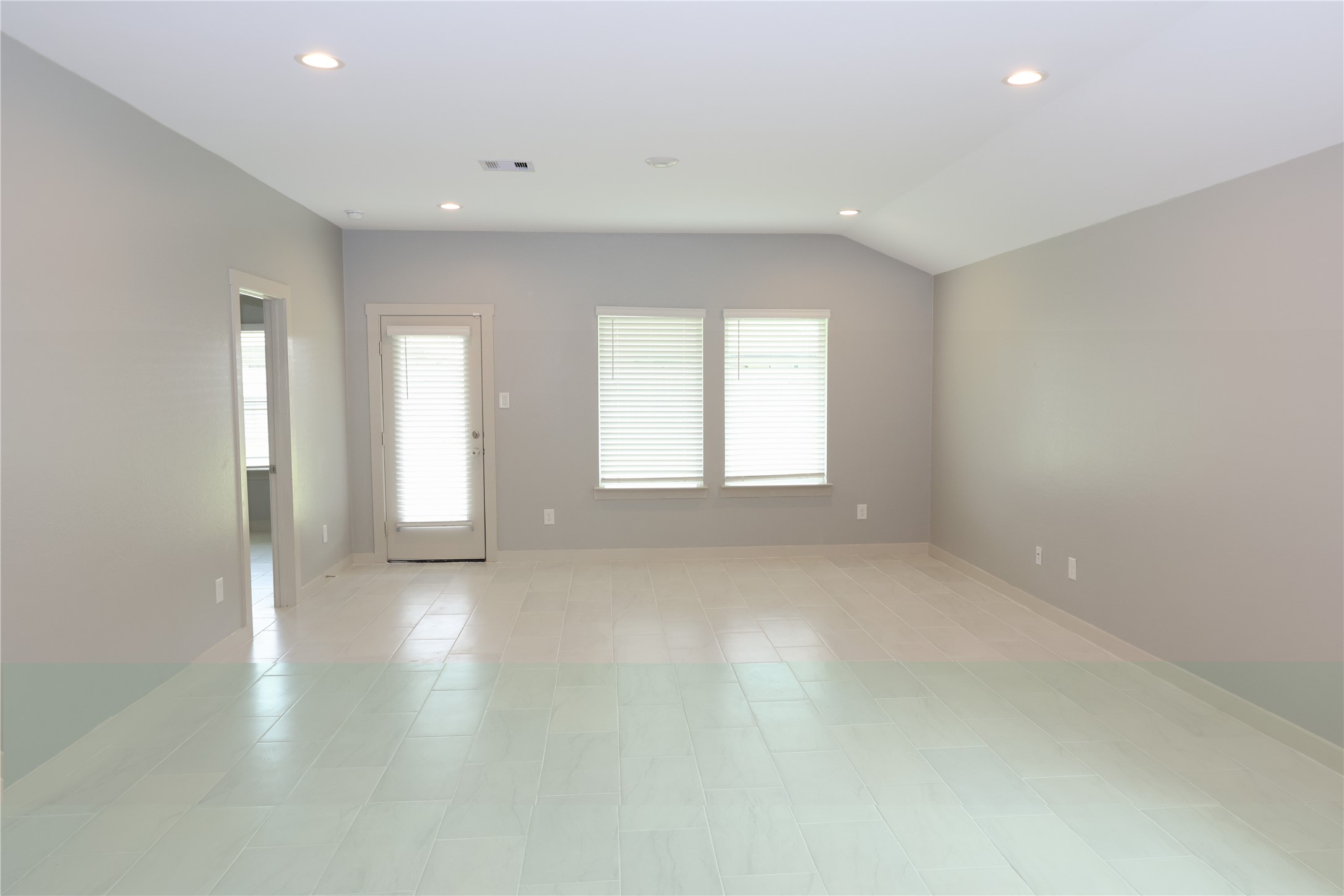 8210 Brahman Lane Rosharon, TX 77583 - Photo 2 of 12