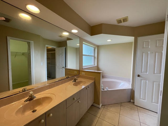 2675 Southwest Ann Arbor Road Port St. Lucie, FL 34953 - Photo 12 of 27 master bath1