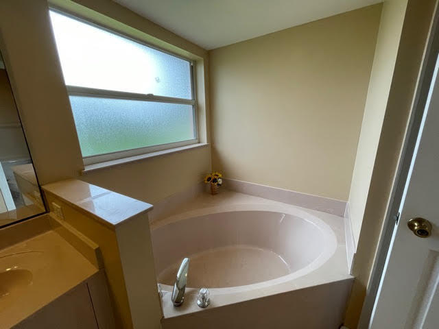 2675 Southwest Ann Arbor Road Port St. Lucie, FL 34953 - Photo 15 of 27 master tub