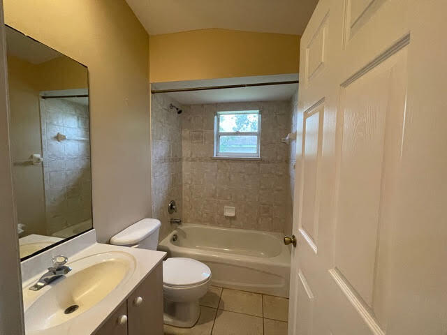 2675 Southwest Ann Arbor Road Port St. Lucie, FL 34953 - Photo 19 of 27 3rd bath