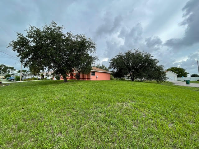 2675 Southwest Ann Arbor Road Port St. Lucie, FL 34953 - Photo 25 of 27 yard