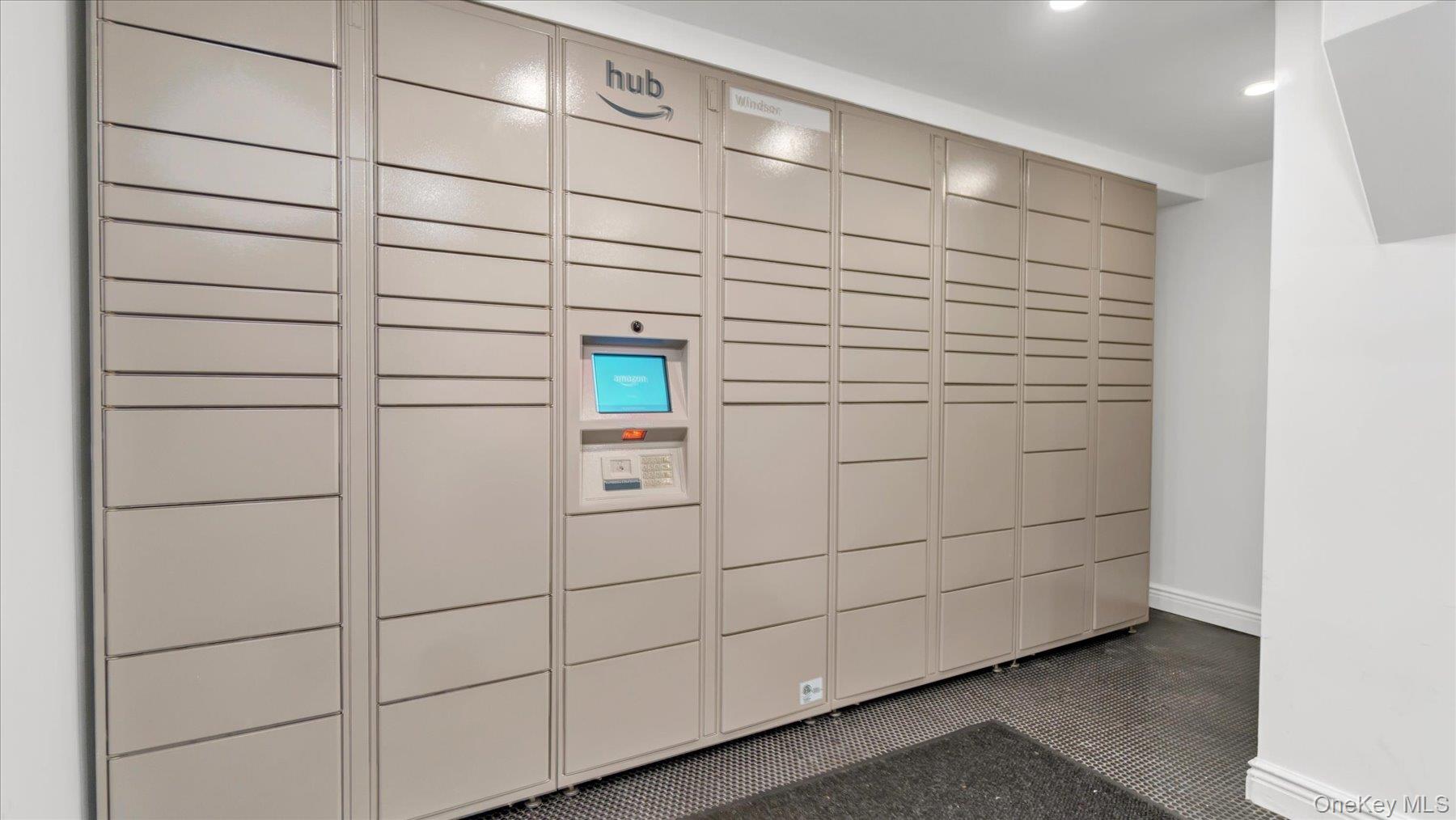 21 Barstow Road, Unit 6C Great Neck, NY 11021 - Photo 16 of 28