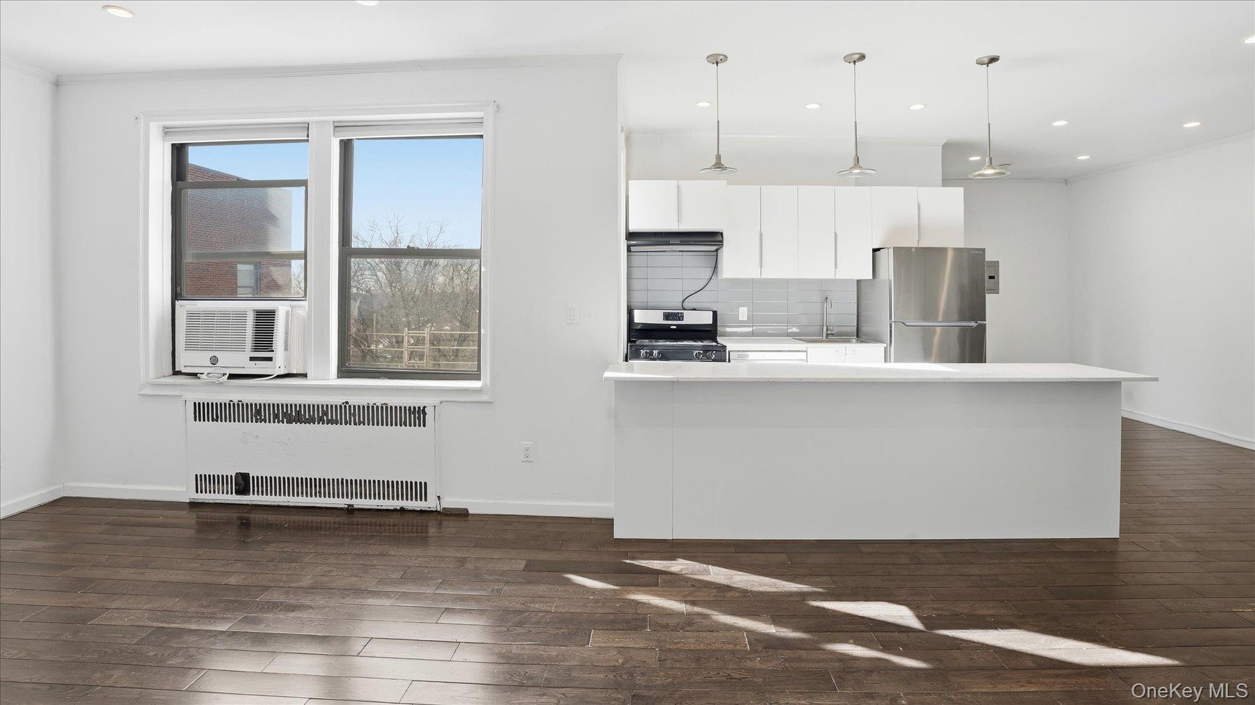 21 Barstow Road, Unit 6C Great Neck, NY 11021 - Photo 7 of 28