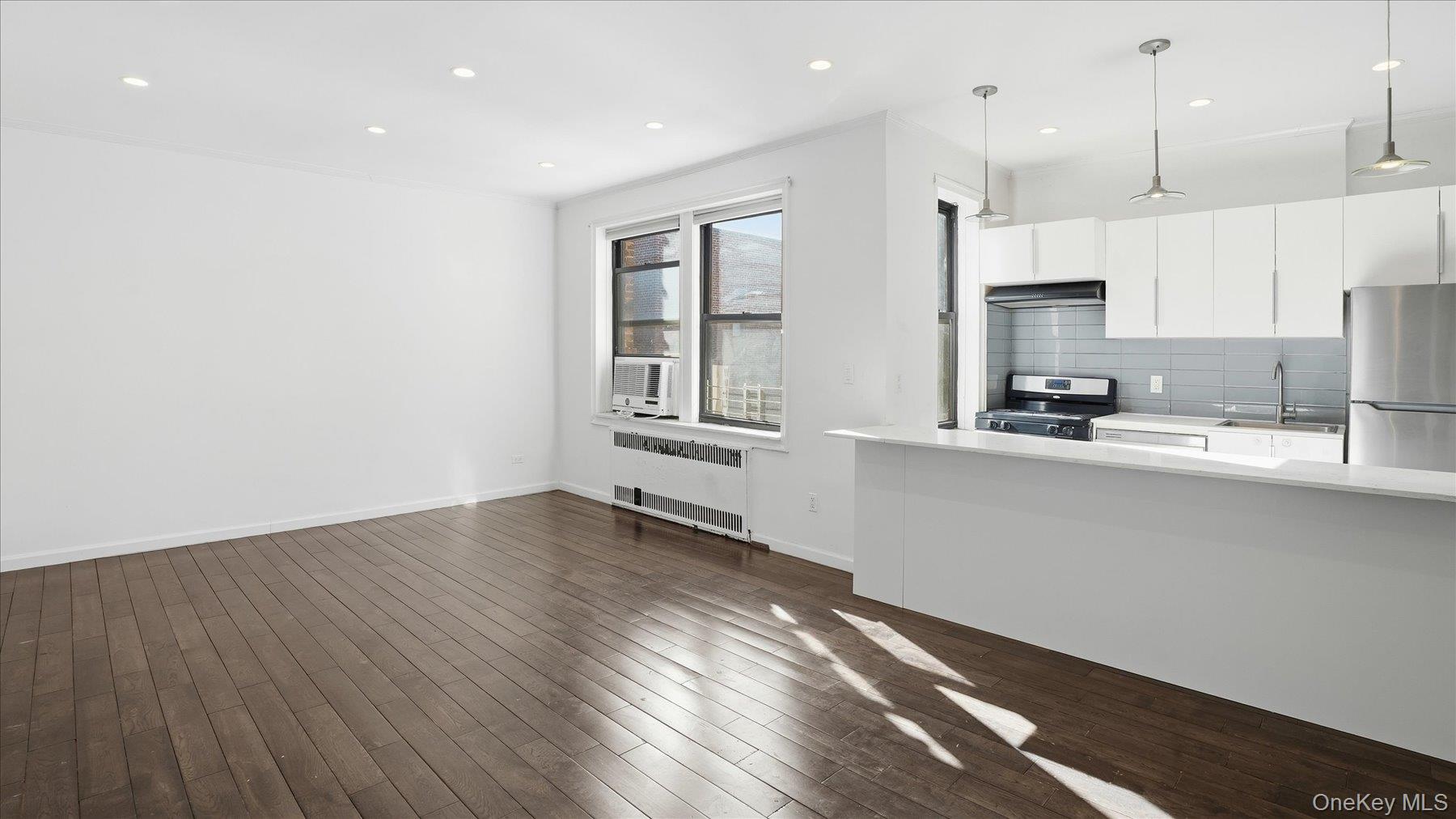 21 Barstow Road, Unit 6C Great Neck, NY 11021 - Photo 8 of 28