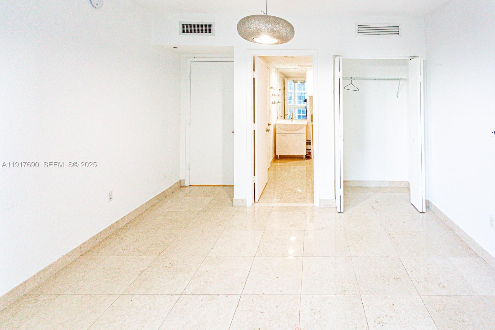 475 Brickell Avenue, Unit 1615 Miami, FL 33131 - Photo 13 of 19