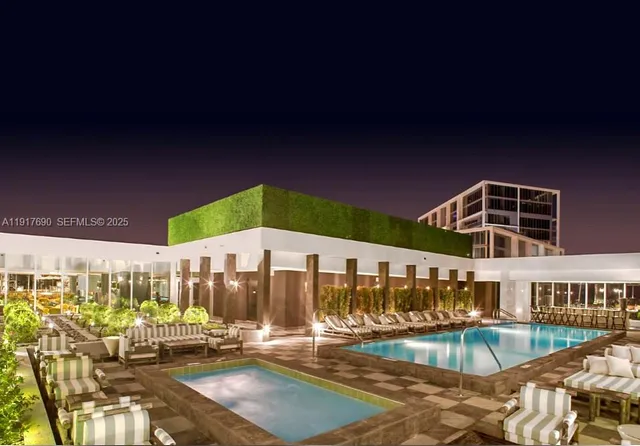 $5,000 | 475 Brickell Avenue, Unit 1615, Miami, FL 33131