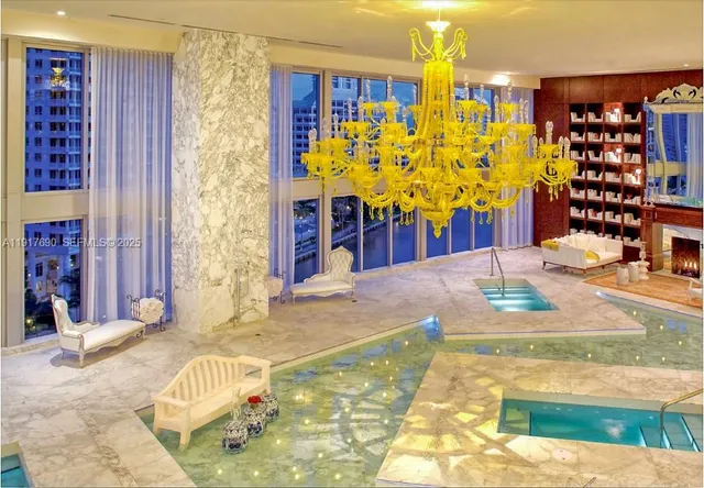 $5,000 | 475 Brickell Avenue, Unit 1615, Miami, FL 33131