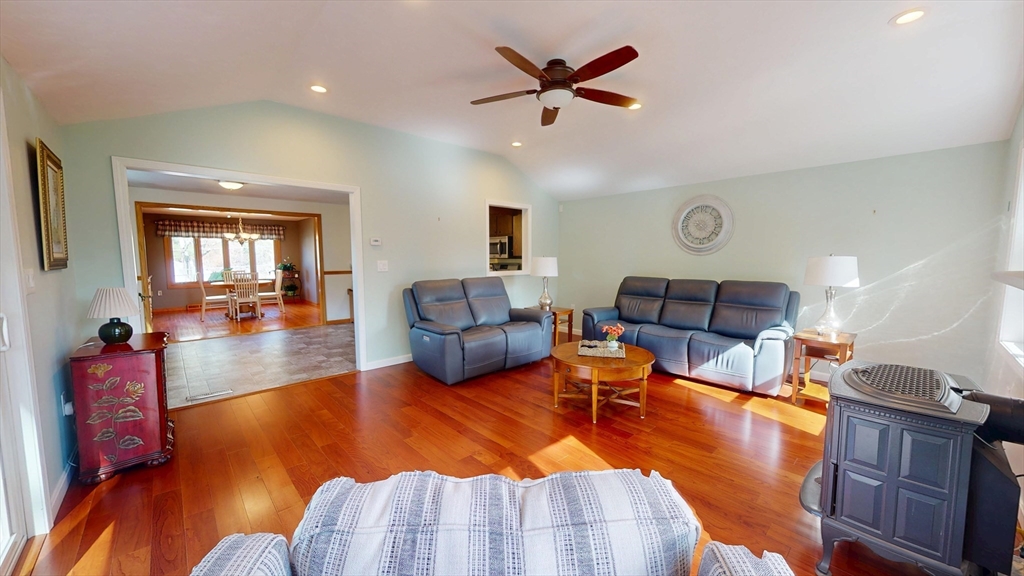 18 William Road Billerica, MA 01821 - Photo 3 of 22 Gallery Image 3