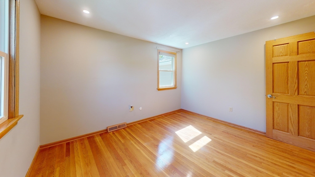 18 William Road Billerica, MA 01821 - Photo 10 of 22 Gallery Image 10
