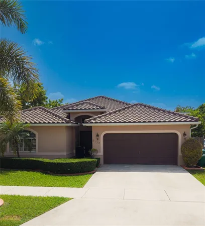 $690,000 | Forest Lakes, Miami, FL 33196