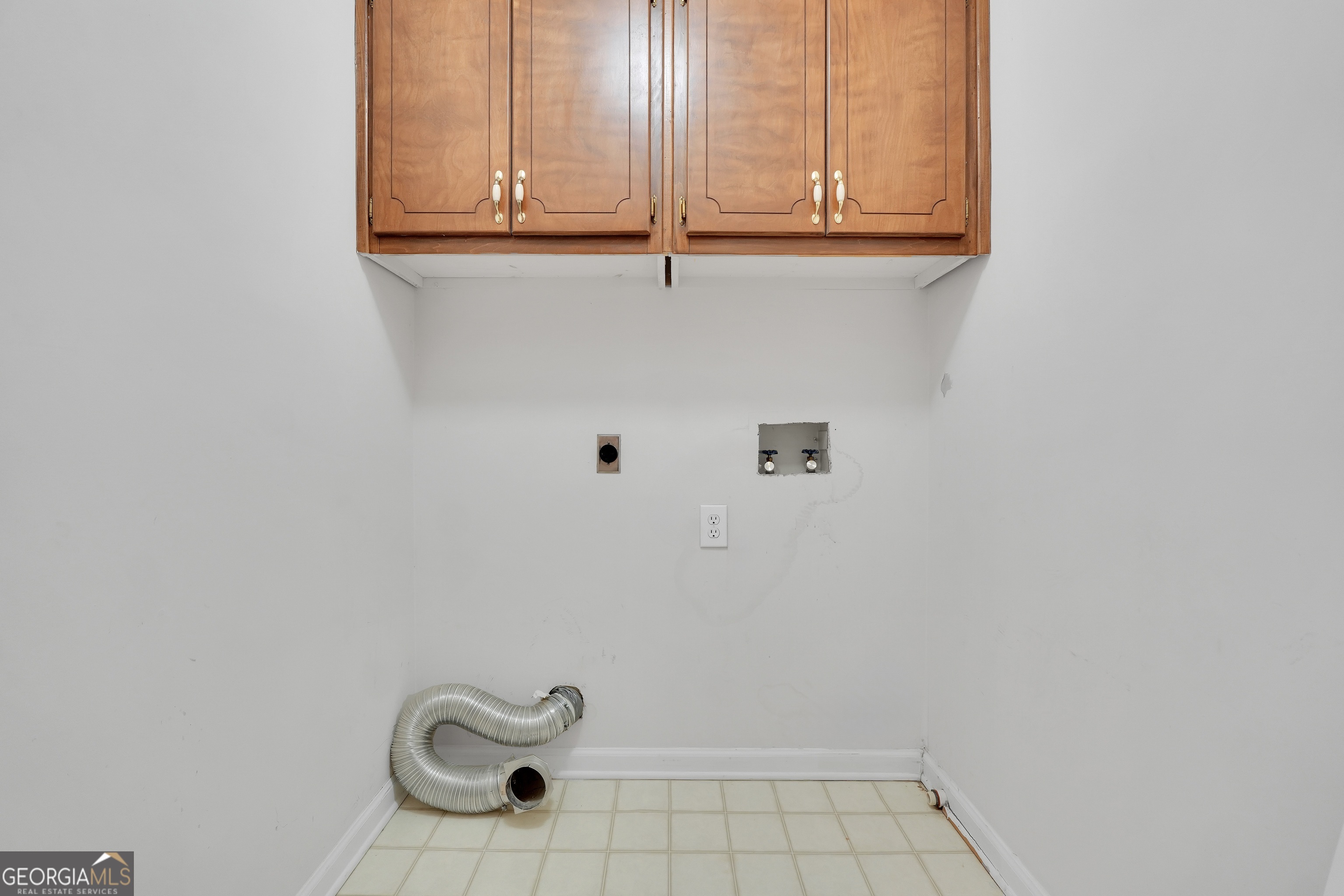 2141 South River Road Southwest Conyers, GA 30094 - Photo 45 of 54 a view of a closet