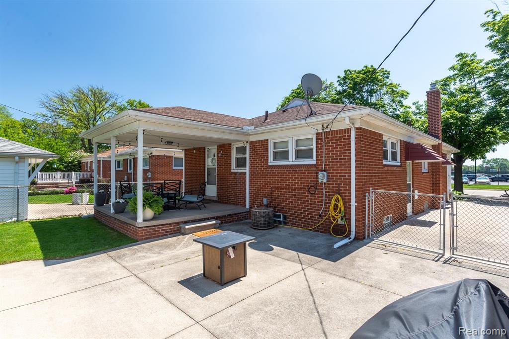 19036 Champaign Road Allen Park, MI 48101 - Photo 30 of 38 Gallery Image 30