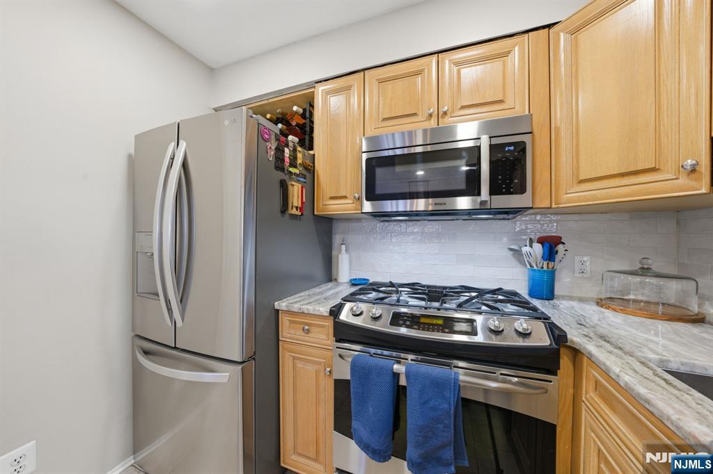 166 Sandcastle Key Secaucus, NJ 07094 - Photo 14 of 35