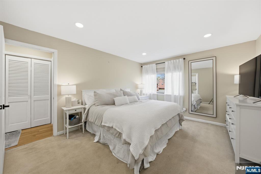 166 Sandcastle Key Secaucus, NJ 07094 - Photo 18 of 35