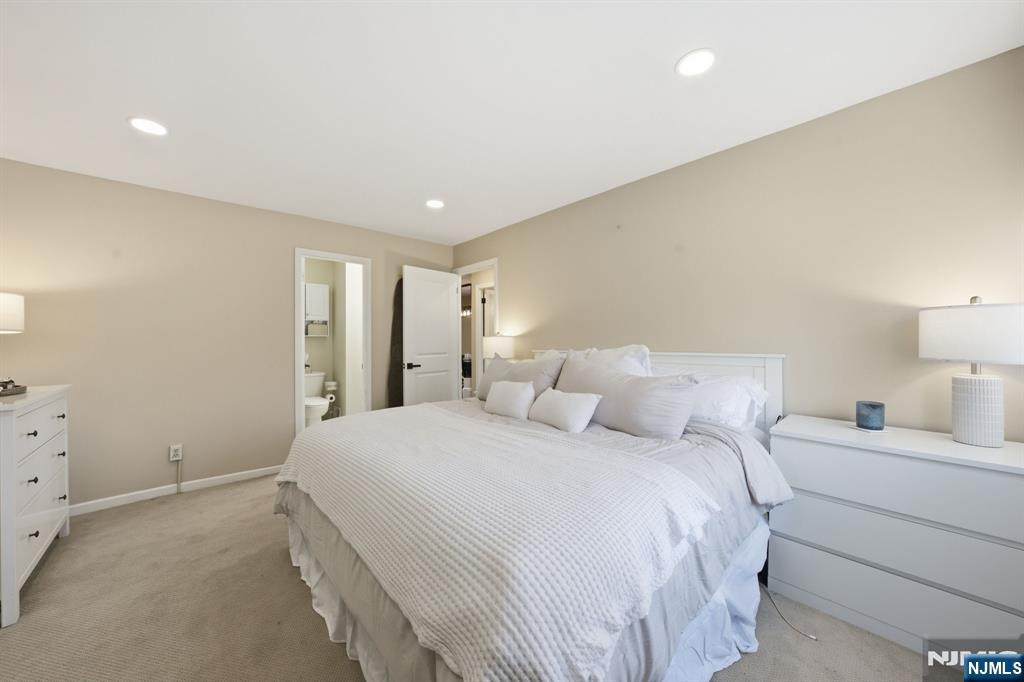 166 Sandcastle Key Secaucus, NJ 07094 - Photo 19 of 35