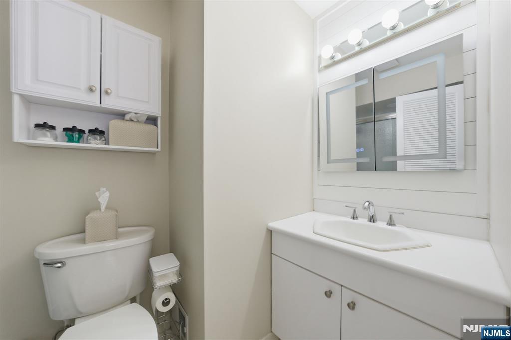 166 Sandcastle Key Secaucus, NJ 07094 - Photo 20 of 35