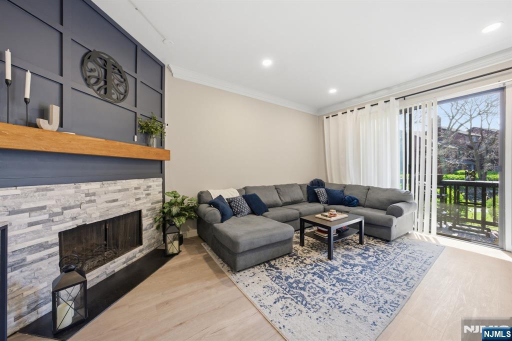 166 Sandcastle Key Secaucus, NJ 07094 - Photo 4 of 35