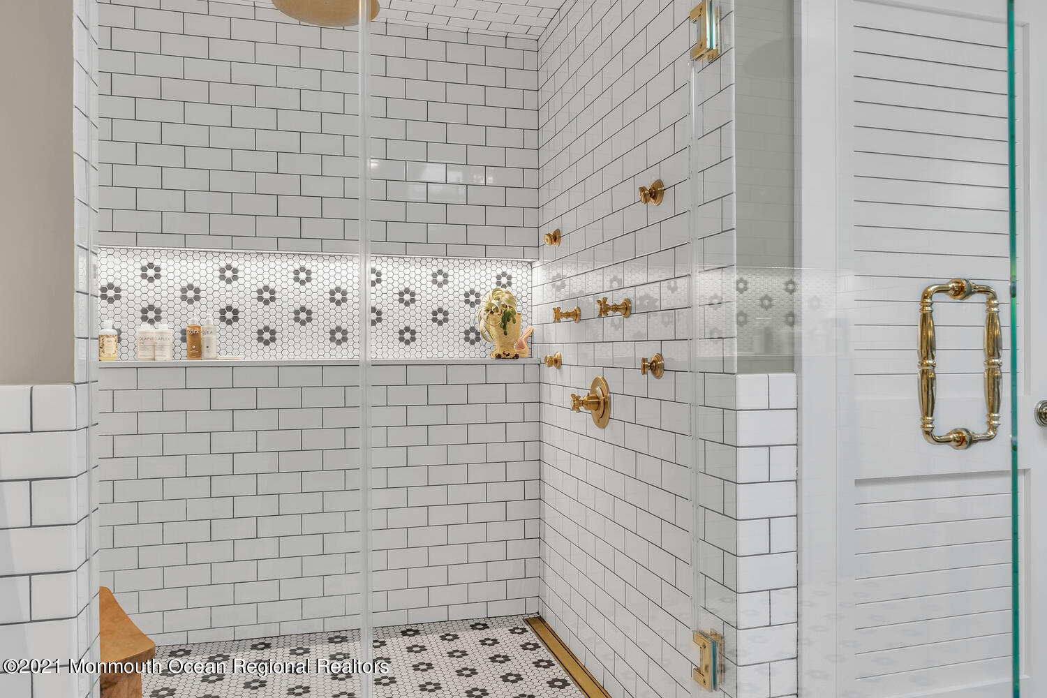 122 Browns Dock Road Middletown, NJ 07716 - Photo 20 of 54 a bathroom with a shower