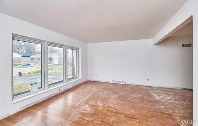 $269,900 | 8641 Mayflower Court, St. Louis, MO 63132