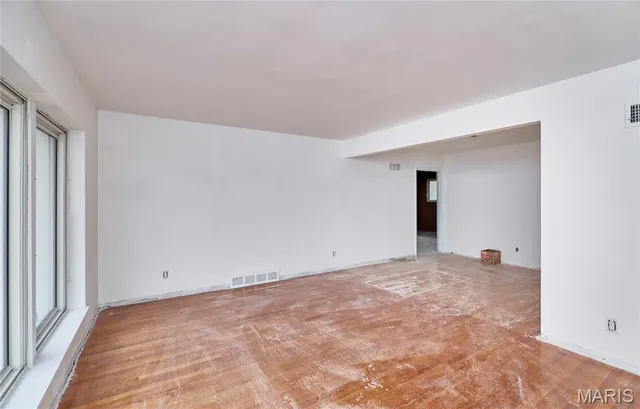 $269,900 | 8641 Mayflower Court, St. Louis, MO 63132