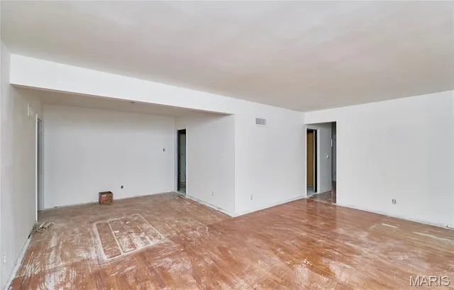 $269,900 | 8641 Mayflower Court, St. Louis, MO 63132