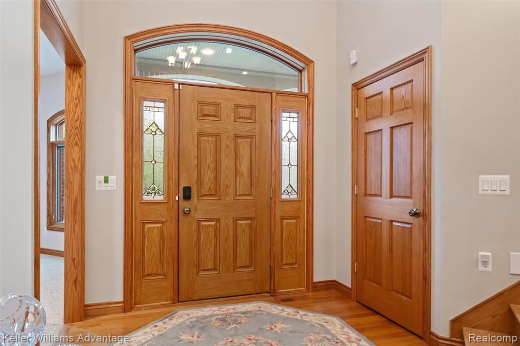 30489 Munger Livonia, MI 48154 - Photo 5 of 59 Gallery Image 5