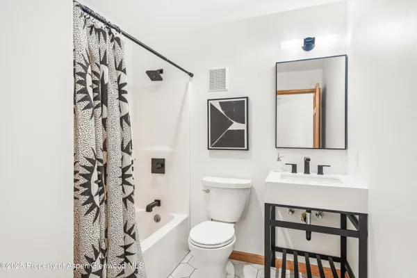 $3,300 | 385 Redstone Boulevard, Unit UPPR, Redstone, CO 81623